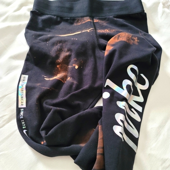 exercise leggings // Size S// Brand   NIKE. - Picture 2 of 5